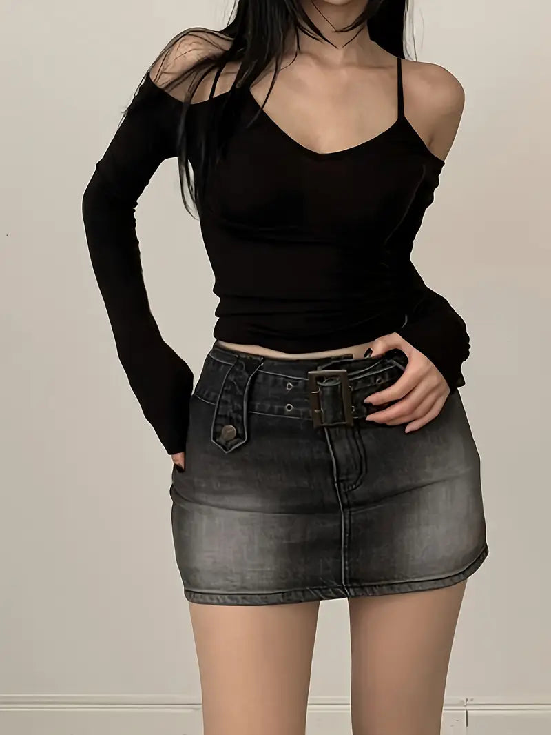 Camiseta Y2K con Hombros Descubiertos – Estilo Moderno y Atemporal