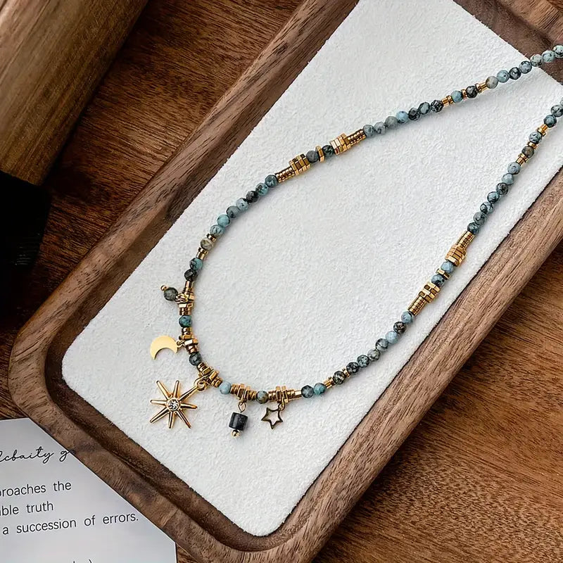 Collar Elegante de Cuentas Naturales con Colgante de Estrella – Estilo Vintage y Toque Bohemio