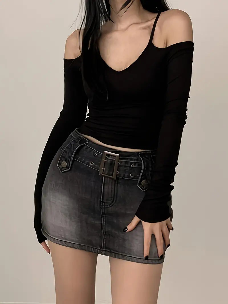 Camiseta Y2K con Hombros Descubiertos – Estilo Moderno y Atemporal