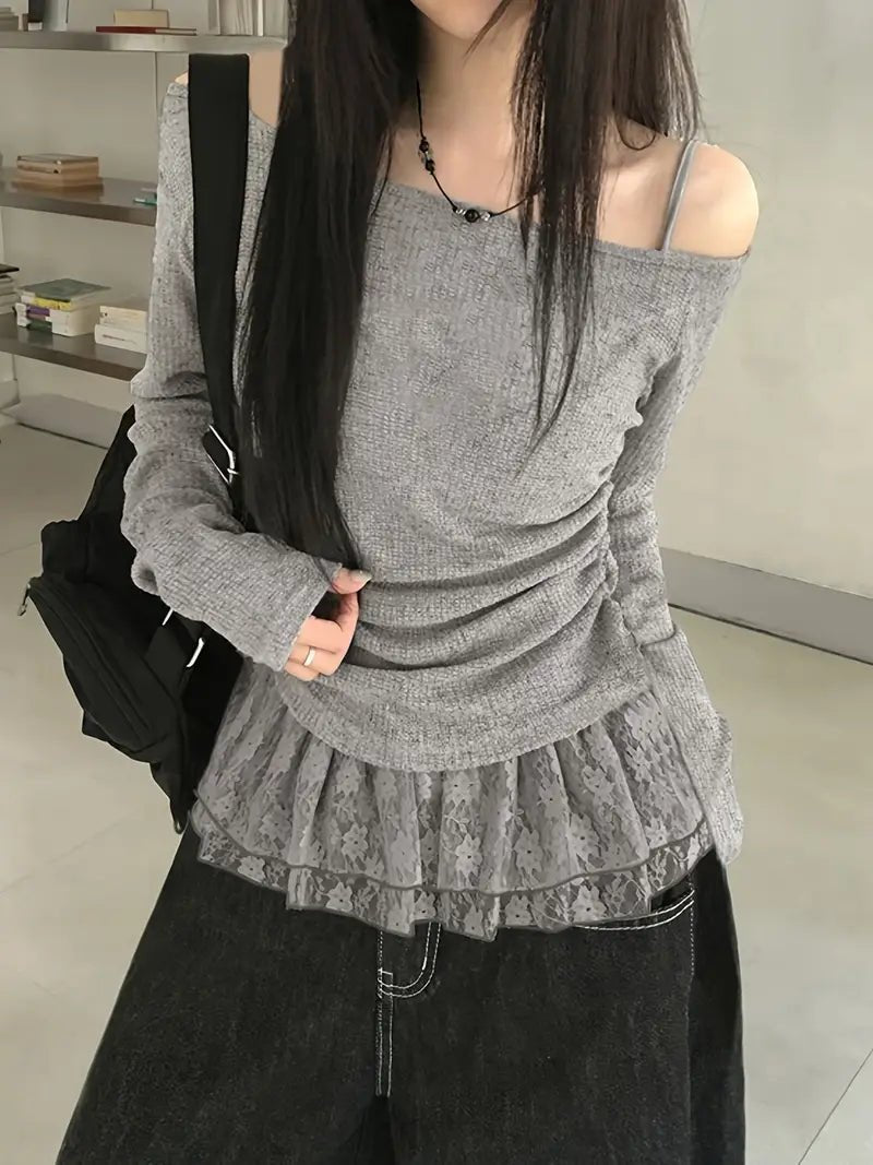 Top Corto de Manga Larga con Encaje Negro y Volantes Superpuestos – Estilo Y2K - BAKONE