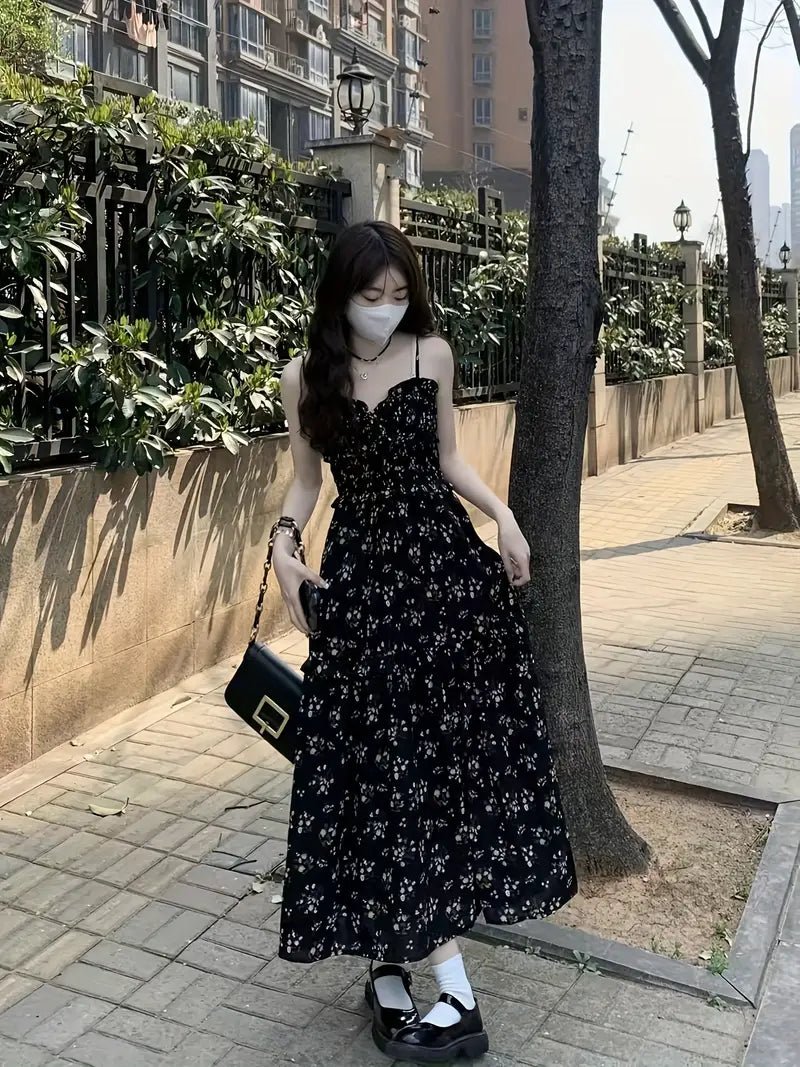 Vestido Elegante Floral con Tirantes y Abertura Lateral — Llegada 2025 - BAKONE