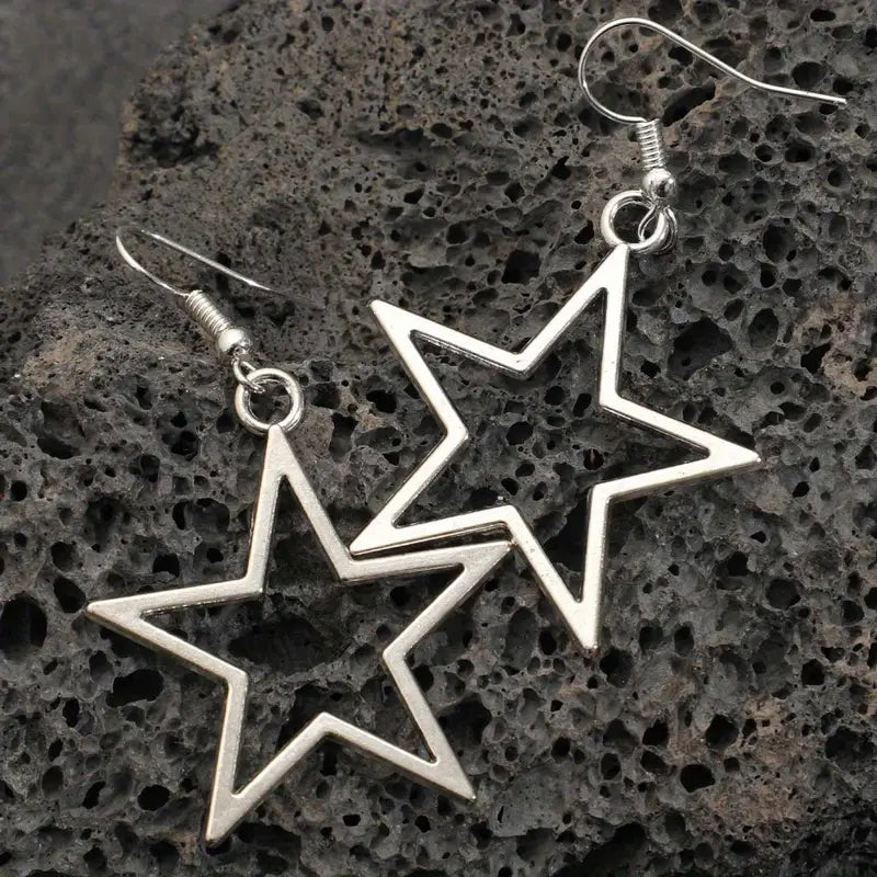 Aretes Pentagrama Hueco – Estilo Y2K con Energía Cósmica