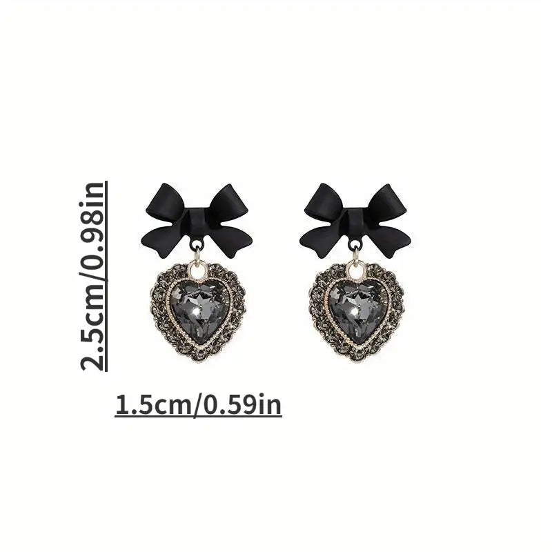 Aretes Corazón Vintage – Elegancia con Encanto Romántico