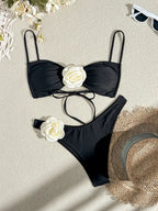 Conjunto de Dos Piezas Sin Tirantes con Flores 3D – Elegancia y Sensualidad Moderna