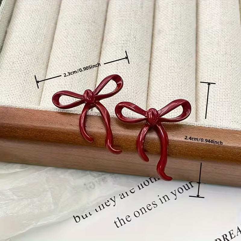 Pendientes Vintage de Lazo Rojo Vino – Elegancia Dulce y Atemporal