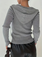 Chaqueta Elegante con Capucha para Mujer — Abrigo Largo con Cremallera Completa en Gris Sólido