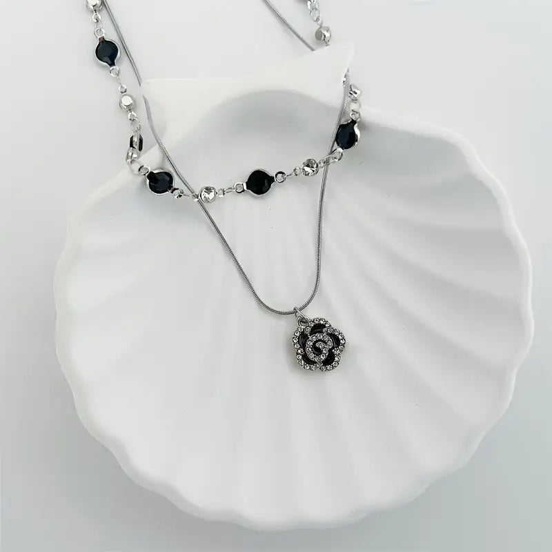 Set de Collar y Aretes de Rosas Negras con Zirconias – Joyería Elegante y Sofisticada para Mujer