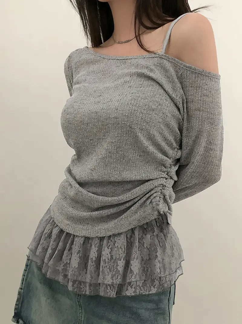 Top Corto de Manga Larga con Encaje Negro y Volantes Superpuestos – Estilo Y2K