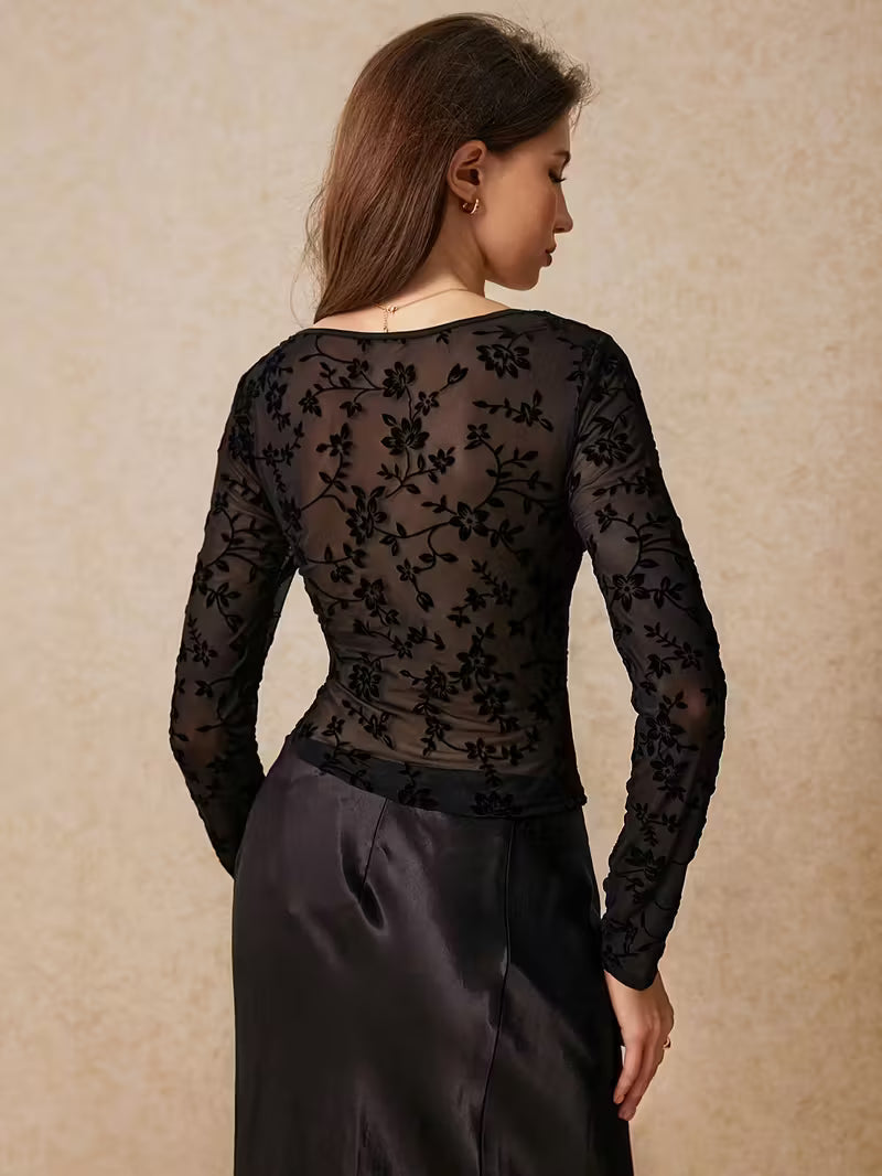 Blusa Negra de Encaje y Malla con Lazo – Estilo romántico gótico y Semitransparente