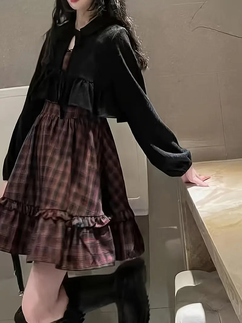 Conjunto Dúo Boho Sweet – Chaqueta Negra + Vestido a Cuadros Rojos