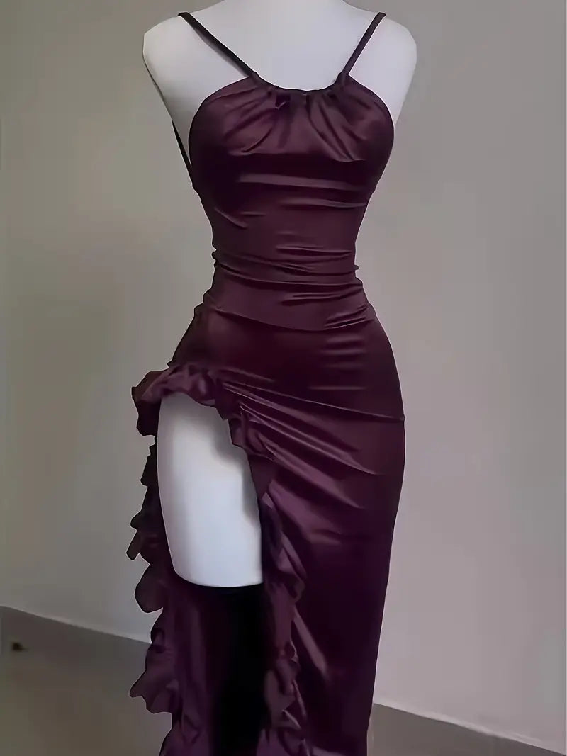 Vestido Largo de Noche con Escote Sin Tirantes y Cola Elegante