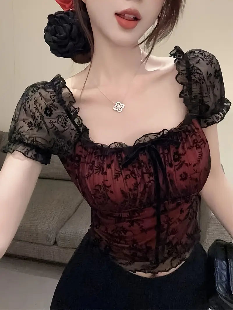 Blusa Sexy con Hombros Descubiertos y Cordones – Cuello Cuadrado y Mangas Acampanadas