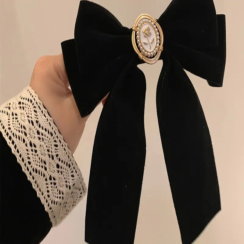 Lazo de Terciopelo con Flor y Perla — Elegancia Vintage para tu Cabello