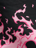 Shorts Flame Street – Pantalones Cortos Estilizados con Llamas Negras y Rosas