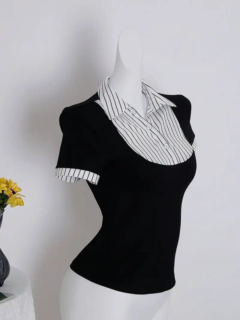 Blusa de Manga Corta Estilo Y2K con Cuello y Puños a Rayas — Camisa Abotonada Femenina y Versátil para Todas las Estaciones - BAKONE