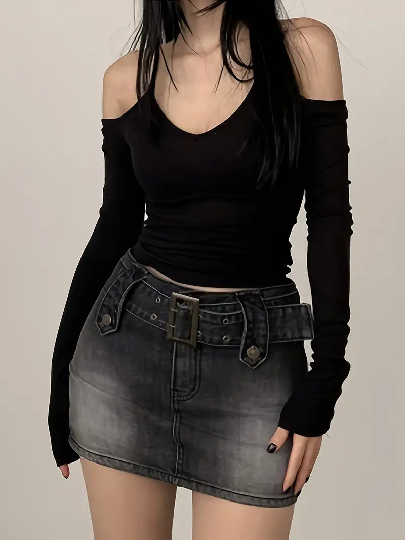 Camiseta Y2K con Hombros Descubiertos – Estilo Moderno y Atemporal