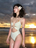 Bañador Sexy con Tirantes Cruzados – Realce y Elegancia en una Pieza