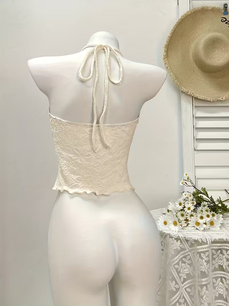 Top Boho Chic para Mujer – Beige con Dije de Concha y Escote Twist con Lazo Frontal