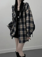 Blusa Coreana de Moda para Mujer – Camisa a Cuadros Blanco y Negro, Manga Larga con Botones, Estilo Chic y Versátil