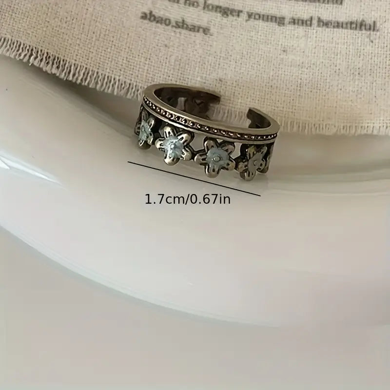 Conjunto de 2 Anillos Vintage con Mariposas y Flores — Estilo Elegante y Atemporal