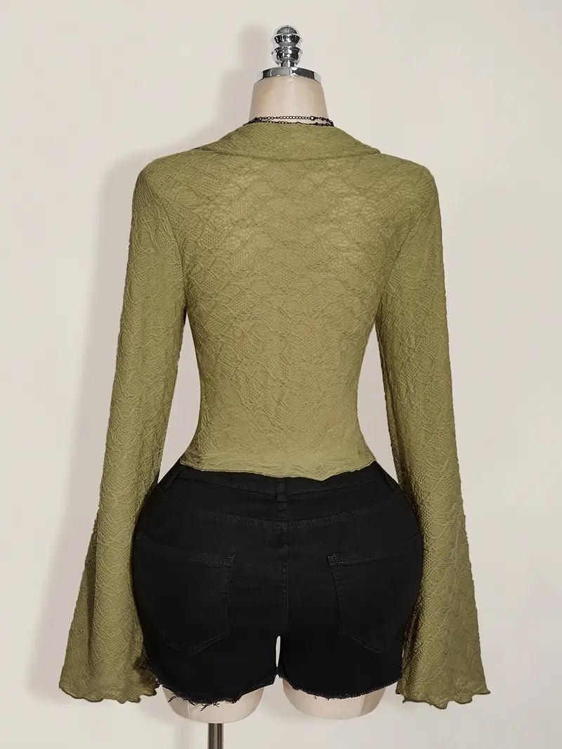 Top Asimétrico con Ribete de Lechuga — Estilo Y2K Moderno y Femenino - BAKONE