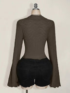 Top Asimétrico con Ribete de Lechuga — Estilo Y2K Moderno y Femenino - BAKONE