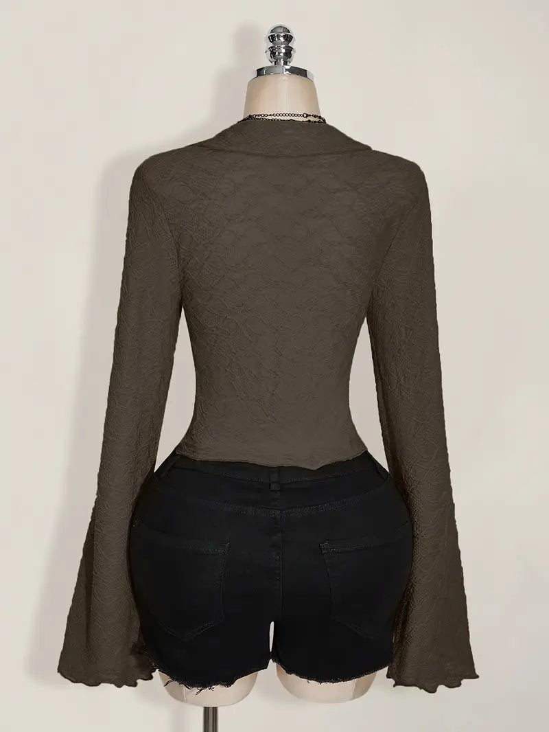 Top Asimétrico con Ribete de Lechuga — Estilo Y2K Moderno y Femenino - BAKONE