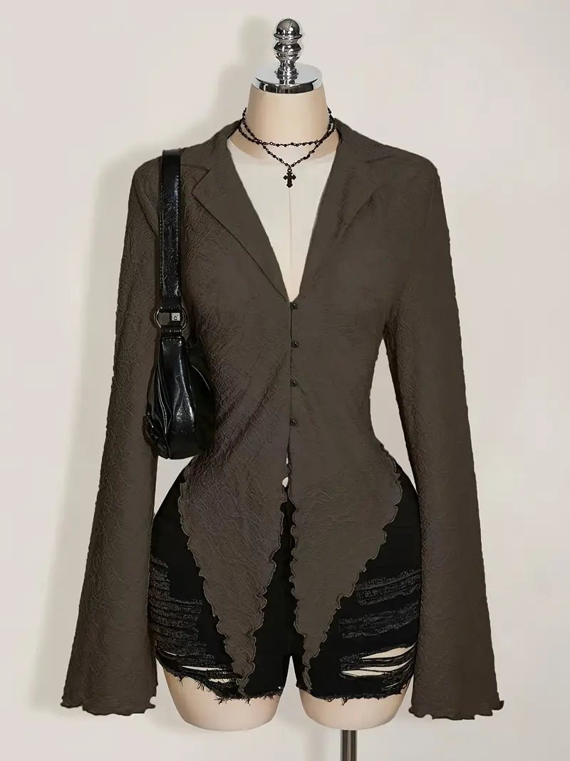 Top Asimétrico con Ribete de Lechuga — Estilo Y2K Moderno y Femenino - BAKONE