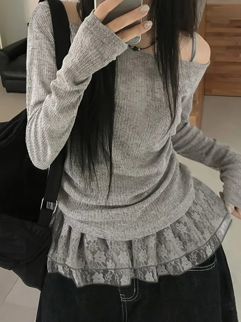 Top Corto de Manga Larga con Encaje Negro y Volantes Superpuestos – Estilo Y2K - BAKONE