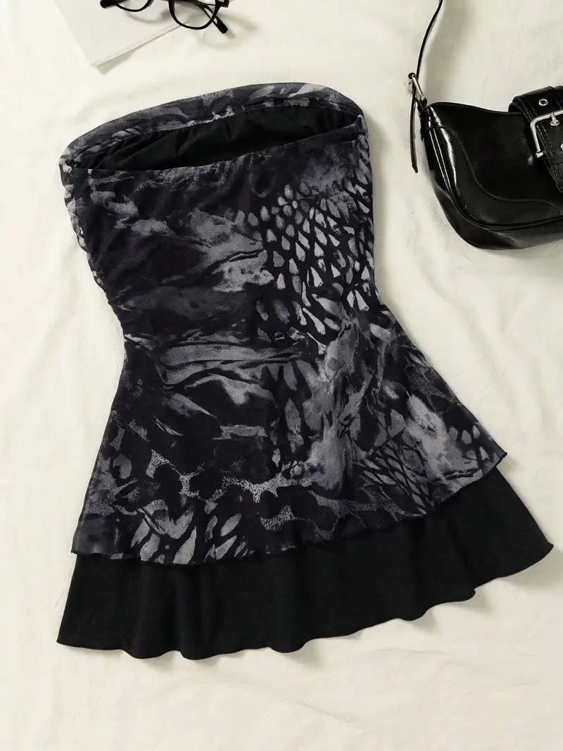 Top Corto sin Tirantes con Estampado de Leopardo Acuarela — Estilo Y2K con Volantes en Capas y Toque Moderno - BAKONE