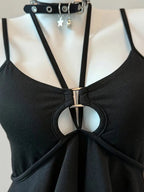 Top de Mujer Negro Asimétrico con Botones Metálicos y Tirantes Spaghetti - BAKONE