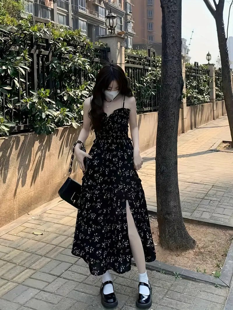 Vestido Elegante Floral con Tirantes y Abertura Lateral — Llegada 2025 - BAKONE