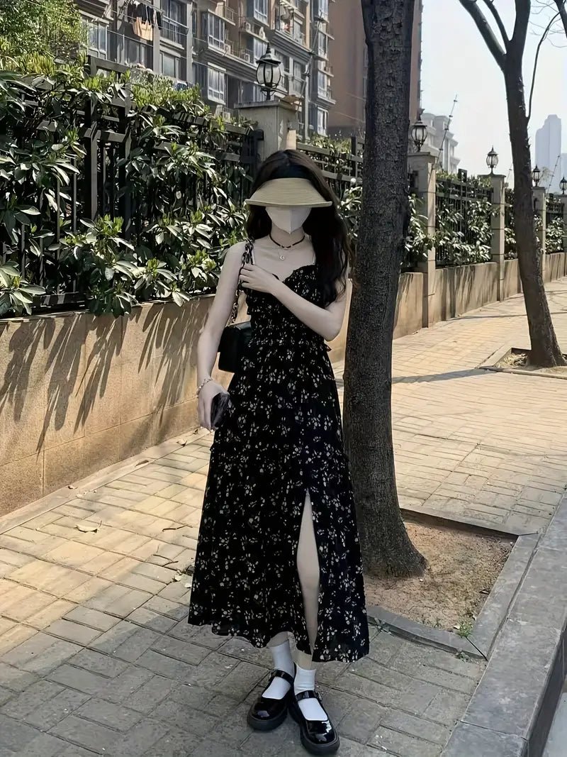 Vestido Elegante Floral con Tirantes y Abertura Lateral — Llegada 2025 - BAKONE